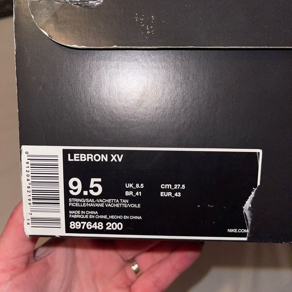 LeBron XV "Ghost" - Picture 2 of 5